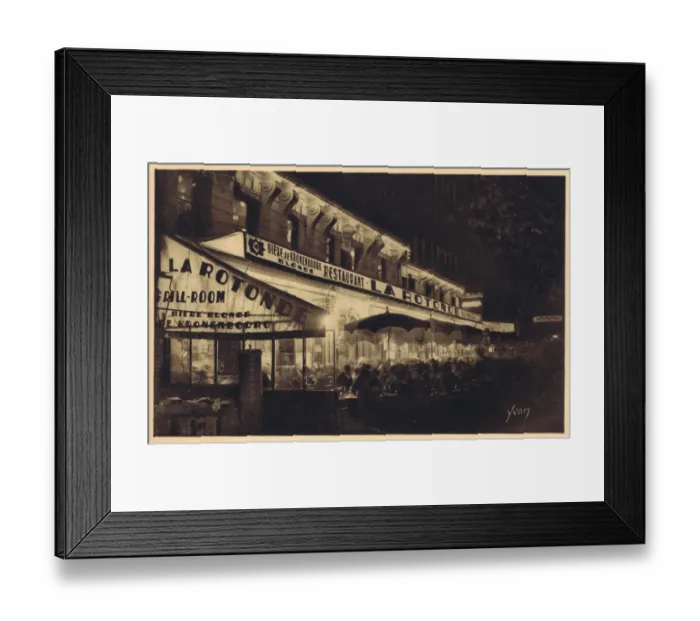 Framed Print : Exterior view of the Rotunde caf at night time in Paris Framed Print : Exterior view of the Rotunde caf at night time in Paris