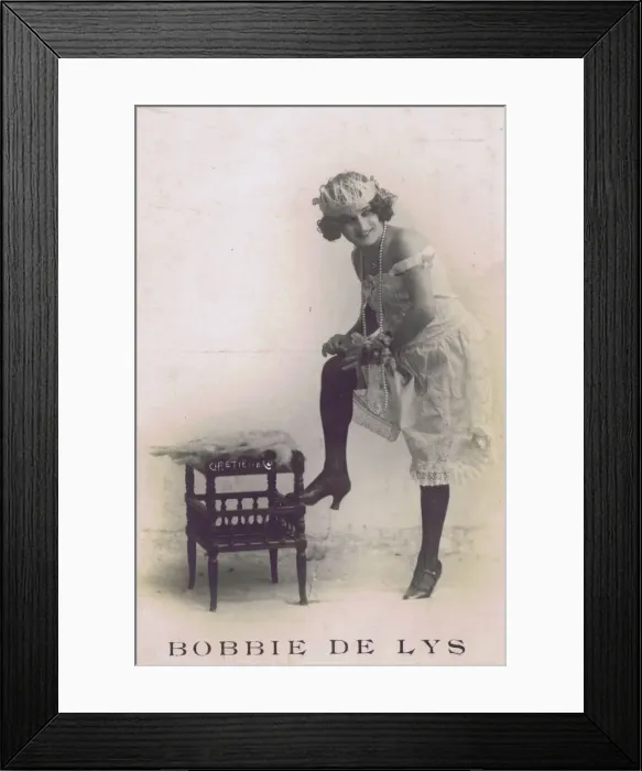 Framed Print : English Female impersonator and singer Bobby De Lys Framed Print : English Female impersonator and singer Bobby De Lys