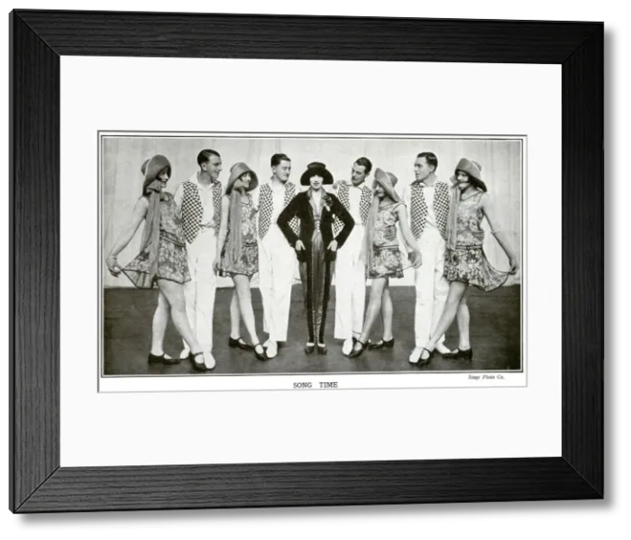 Framed Print : Gwen Farrar in Shake Your Feet at the London Hippodrome Framed Print : Gwen Farrar in Shake Your Feet at the London Hippodrome