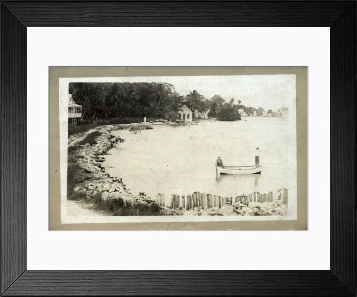 Framed Print : Bay Islands off the coast of Honduras Framed Print : Bay Islands off the coast of Honduras