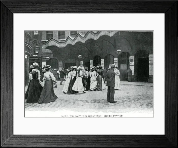 Framed Print : Passengers bound for Southend at Fenchurch Street Station Framed Print : Passengers bound for Southend at Fenchurch Street Station