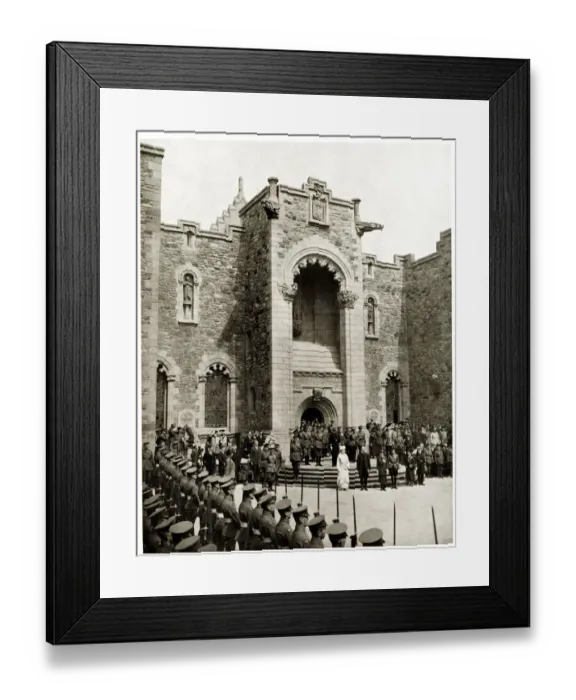 Framed Print : King George V and Queen Mary at Edinburgh Castle Framed Print : King George V and Queen Mary at Edinburgh Castle