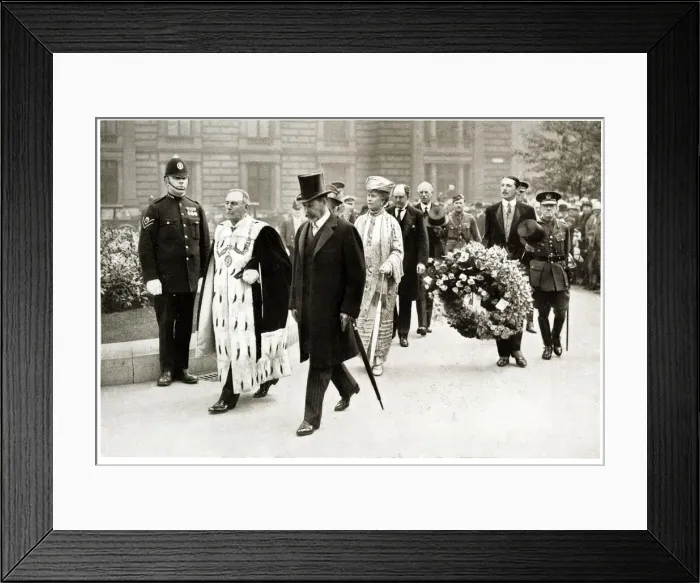 Framed Print : King George V and Queen Mary at Glasgow Cenotaph Framed Print : King George V and Queen Mary at Glasgow Cenotaph