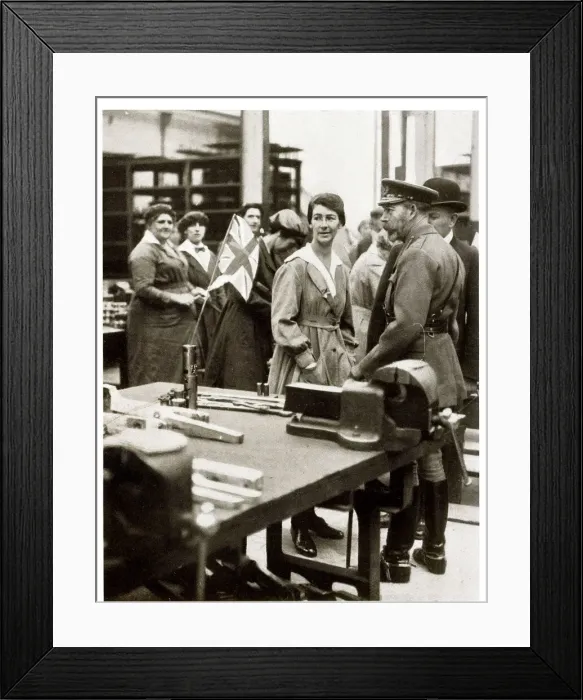 Framed Print : King George V visiting Glasgow factory, WW1 Framed Print : King George V visiting Glasgow factory, WW1