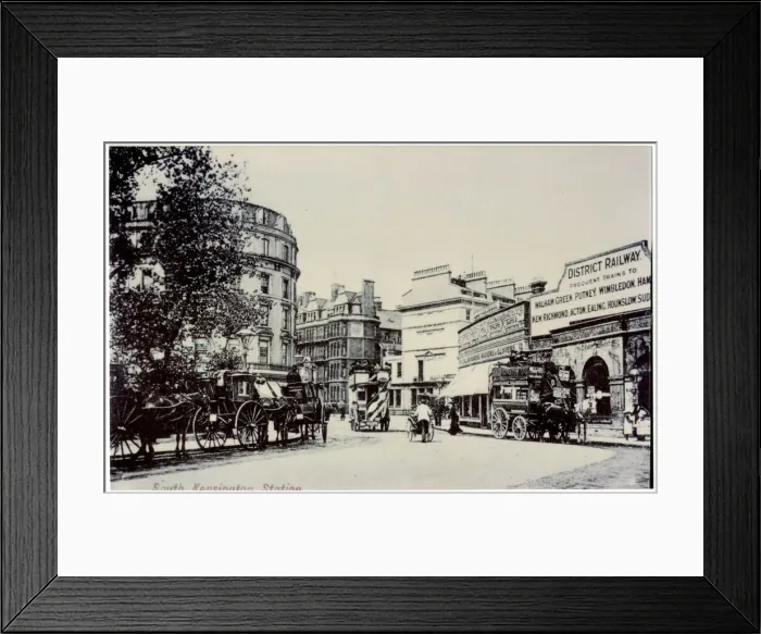 Framed Print : South Kensington Underground Station, street view Framed Print : South Kensington Underground Station, street view