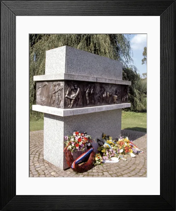 Framed Print : 101st US Airborne Memorial Gift to the Dutch