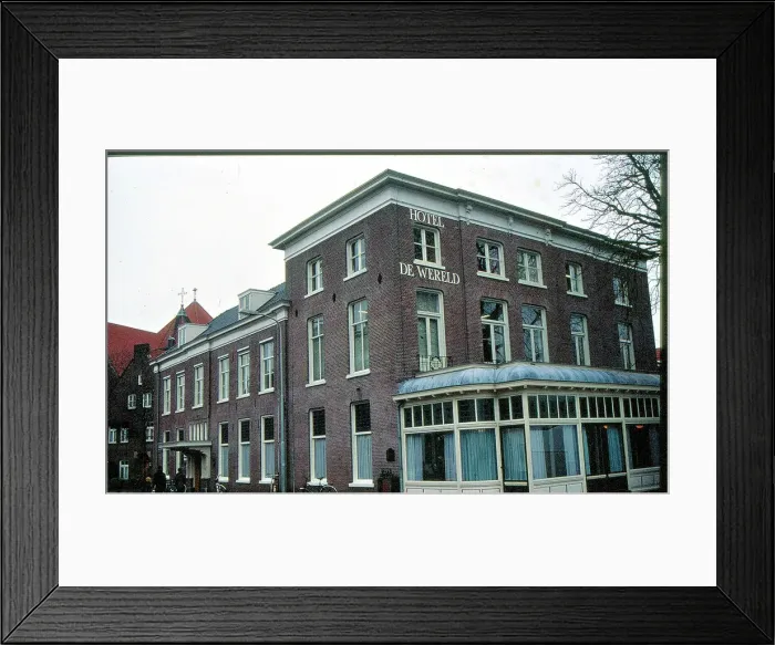 Framed Print : The Surrender Room, Hotel de Wereld, Wageningen Framed Print : The Surrender Room, Hotel de Wereld, Wageningen