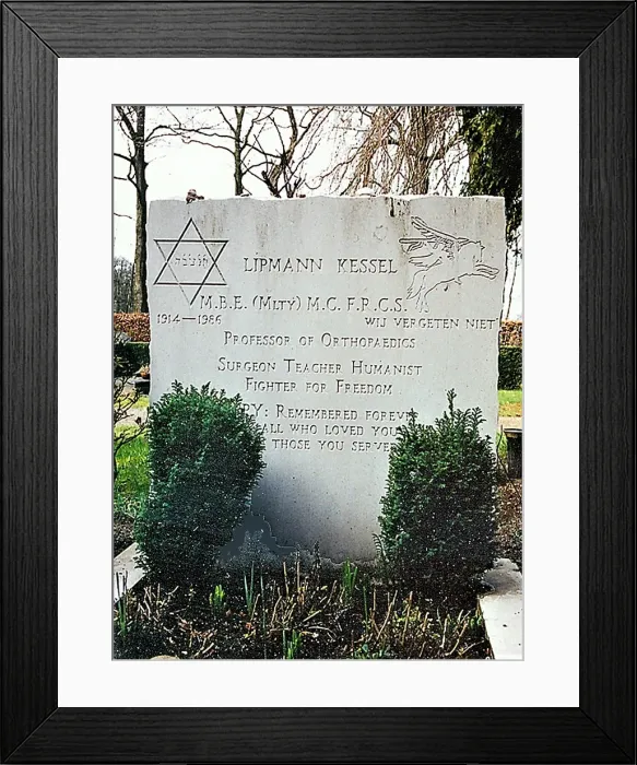 Framed Print : The Grave of Surgeon Lipmann Kessel, Oosterbeek Framed Print : The Grave of Surgeon Lipmann Kessel, Oosterbeek