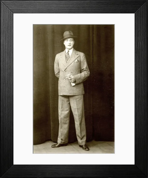 Framed Print : Reginald Jecks, performer Framed Print : Reginald Jecks, performer