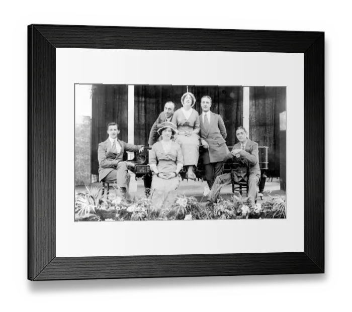 Framed Print : Reg Jecks and Vera Vivian Variety Theatre Company