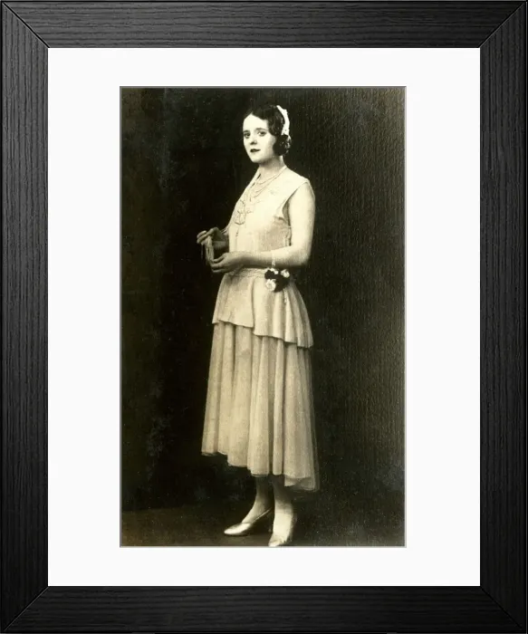 Framed Print : Vera Vivian, performer, in full length portrait photo Framed Print : Vera Vivian, performer, in full length portrait photo