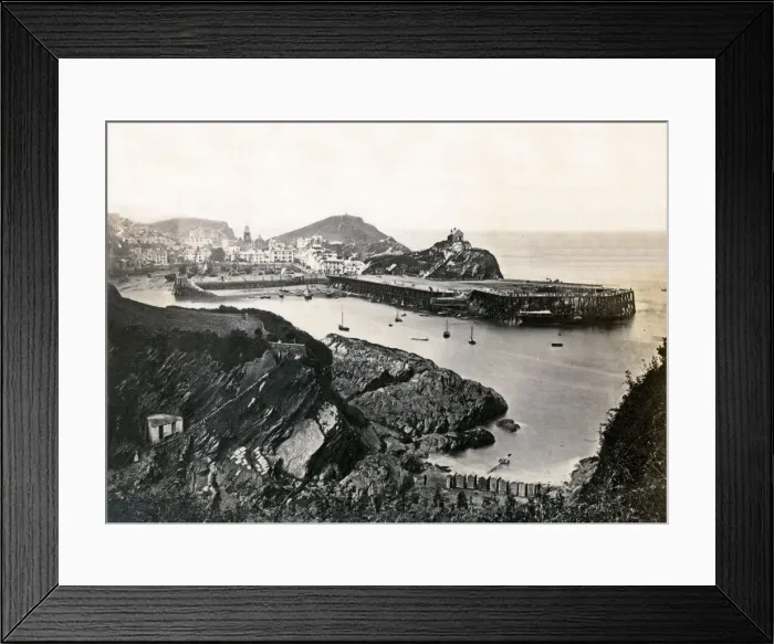 Framed Print : View of Ilfracombe Harbour, Devon Framed Print : View of Ilfracombe Harbour, Devon