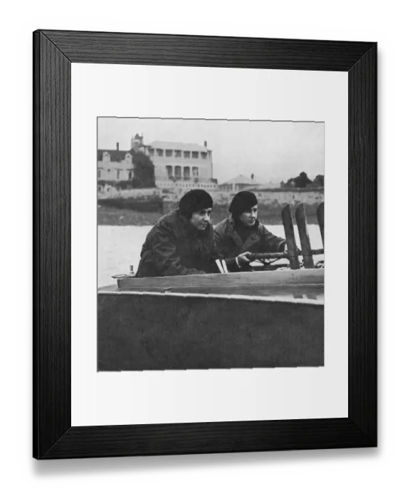 Framed Print : Joe Carstairs in her motor boat, 1925 Framed Print : Joe Carstairs in her motor boat, 1925