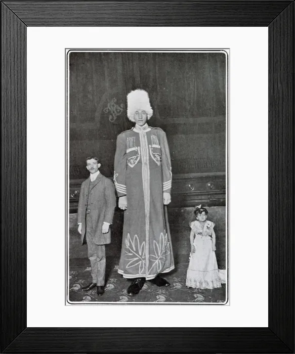 Framed Print : Machnow the Giant & Madame Chiquita, London Hippodrome Framed Print : Machnow the Giant & Madame Chiquita, London Hippodrome