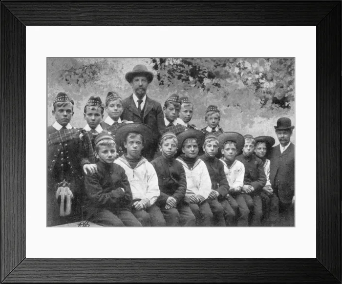 Framed Print : Barnardos Boys with Rev WJ Mayers Framed Print : Barnardos Boys with Rev WJ Mayers