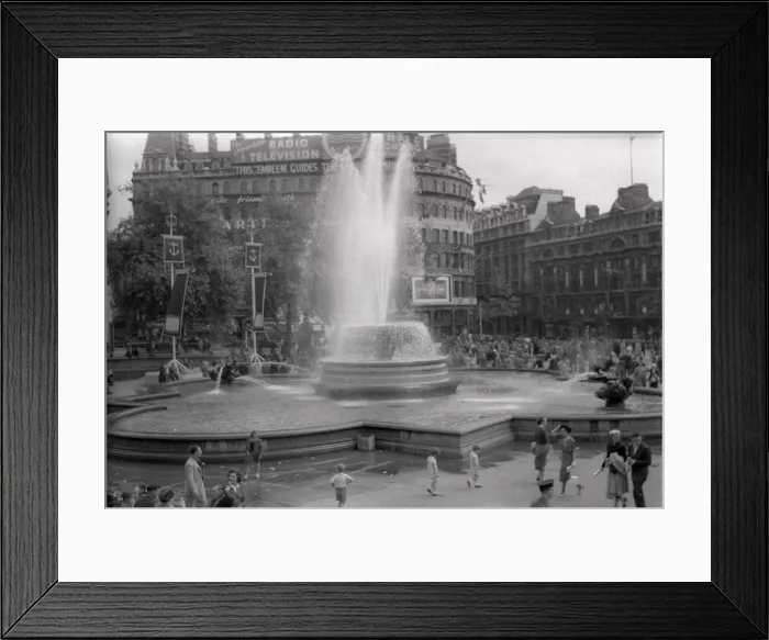 Framed Print : Fountain, Trafalgar Square - Coronation of Elizabeth II Framed Print : Fountain, Trafalgar Square - Coronation of Elizabeth II