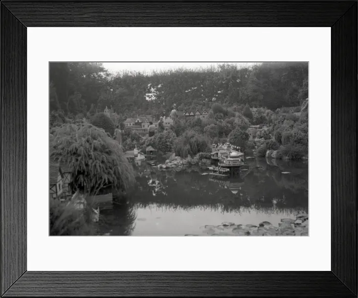 Framed Print : Bekonscot Model Village, Beaconsfield, Bucks Framed Print : Bekonscot Model Village, Beaconsfield, Bucks