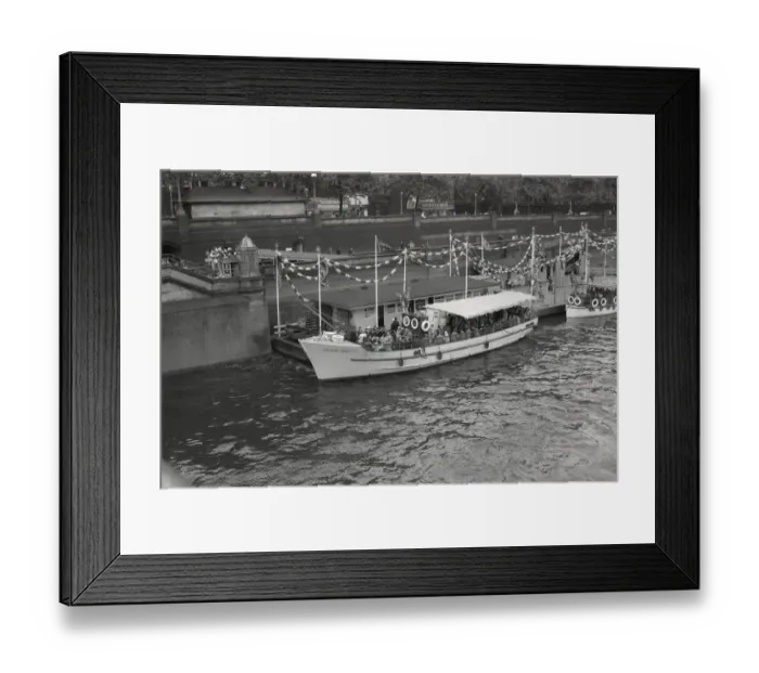 Framed Print : Thames River Pleasure Steamer Golden Spray II, Westminster Framed Print : Thames River Pleasure Steamer Golden Spray II, Westminster