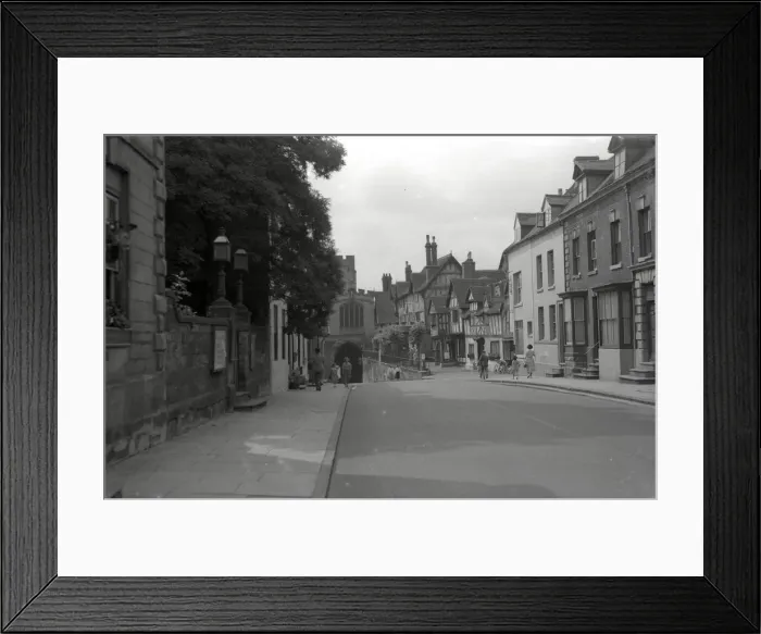 Framed Print : Lord Leycester Hospital, West Gate, High Street, Warwick Framed Print : Lord Leycester Hospital, West Gate, High Street, Warwick