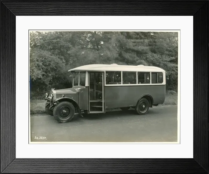 Framed Print : United Emerald bus Framed Print : United Emerald bus