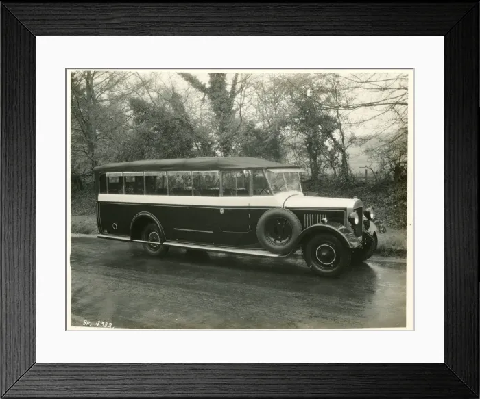 Framed Print : A Harpen Lightening (or Lighting) coach Framed Print : A Harpen Lightening (or Lighting) coach