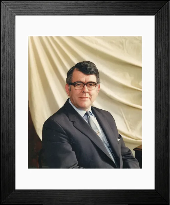 Framed Print : Portrait of Ronald W Mellor, IMechE Secretary, 1987-1993 Framed Print : Portrait of Ronald W Mellor, IMechE Secretary, 1987-1993