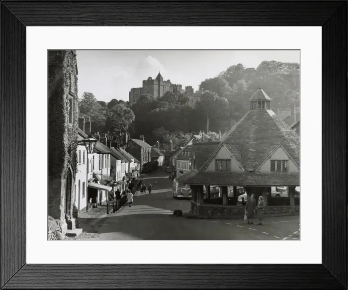 Framed Print : Street scene in Dunster, Somerset Framed Print : Street scene in Dunster, Somerset