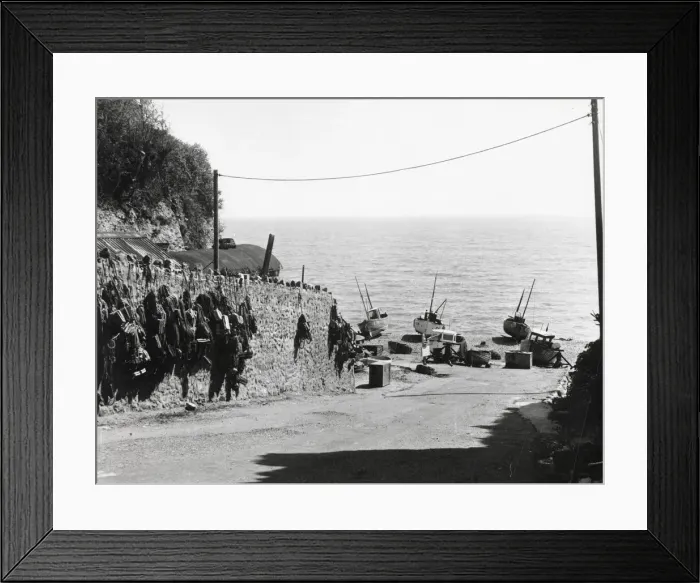 Framed Print : Road leading down to the beach at Beer, East Devon Framed Print : Road leading down to the beach at Beer, East Devon