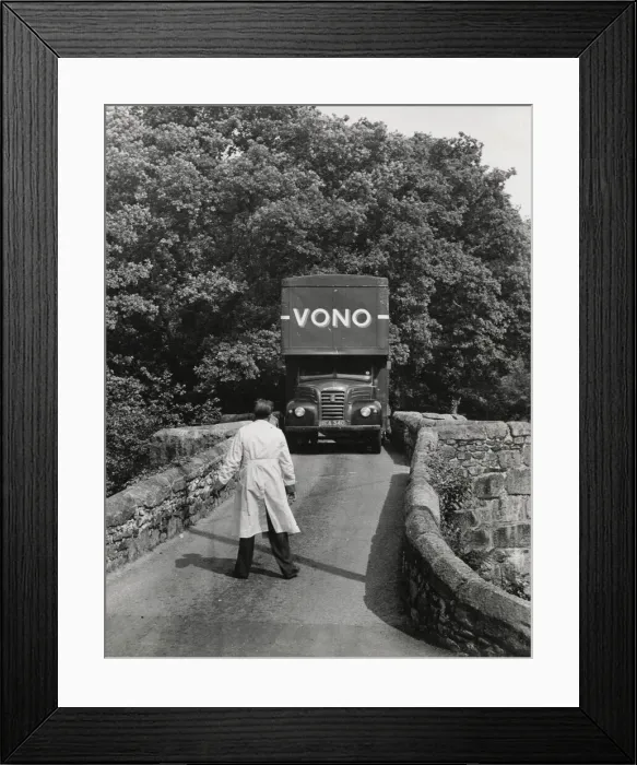 Framed Print : Scene on Holne Bridge across the River Dart, Dartmoor, Devon Framed Print : Scene on Holne Bridge across the River Dart, Dartmoor, Devon
