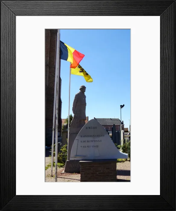 Framed Print : Memorial to Kapt-Vlieger B. De Hemptinne, Dranouter Churchya Framed Print : Memorial to Kapt-Vlieger B. De Hemptinne, Dranouter Churchya
