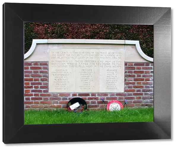 22nd Seathforths Memorial, Seathforth CWGC Cemetery, Wieltje