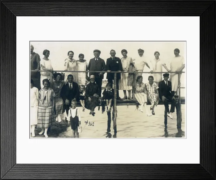 Framed Print : Holidaymakers at Gromitz on the Baltic Sea Coast Framed Print : Holidaymakers at Gromitz on the Baltic Sea Coast