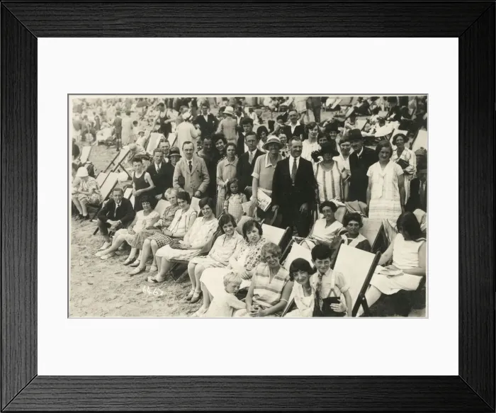 Framed Print : Large extended family group - Bournemouth Beach Framed Print : Large extended family group - Bournemouth Beach