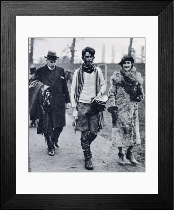 Framed Print : Mr and Mrs Gillingham with son Anthony at St Andrews day - Eton College. Date: 1935 Framed Print : Mr and Mrs Gillingham with son Anthony at St Andrews day - Eton College. Date: 1935
