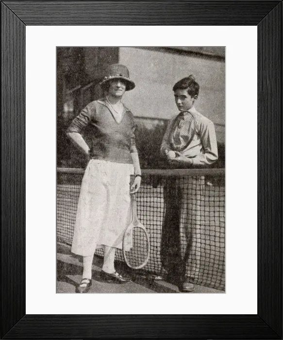 Framed Print : Lady Ennismore, formerly Freda Vanden-Bempde-Johnstone, pictured with her second son Framed Print : Lady Ennismore, formerly Freda Vanden-Bempde-Johnstone, pictured with her second son