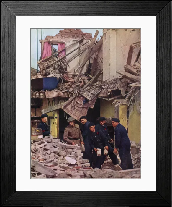 Framed Print : Troops aiding Civil Defence Wardens with salvage work Framed Print : Troops aiding Civil Defence Wardens with salvage work