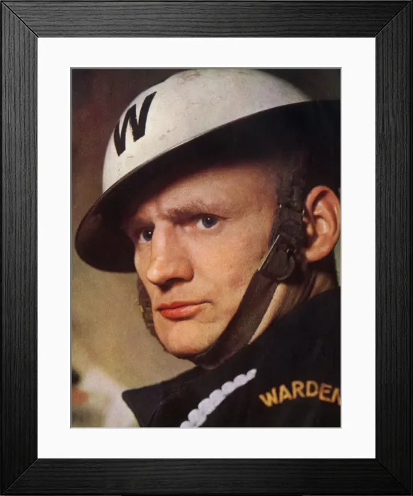 Framed Print : Portrait - A Warden in the East End of London Framed Print : Portrait - A Warden in the East End of London