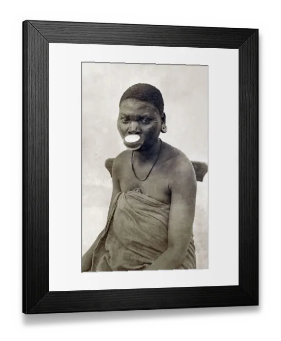 Framed Print : Young woman with a pronounced lip plate - Mozambique Framed Print : Young woman with a pronounced lip plate - Mozambique