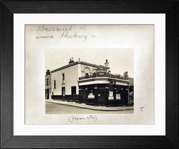 Framed Print : Photograph of Brunswick Arms, Hackney, London Framed Print : Photograph of Brunswick Arms, Hackney, London
