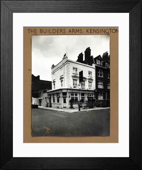 Framed Print : Photograph of Builders Arms, Kensington, London Framed Print : Photograph of Builders Arms, Kensington, London
