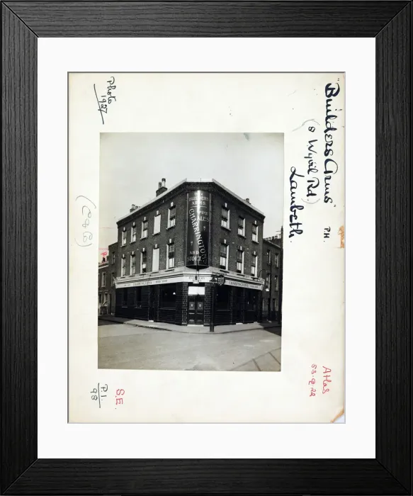 Framed Print : Photograph of Builders Arms, Lambeth, London Framed Print : Photograph of Builders Arms, Lambeth, London