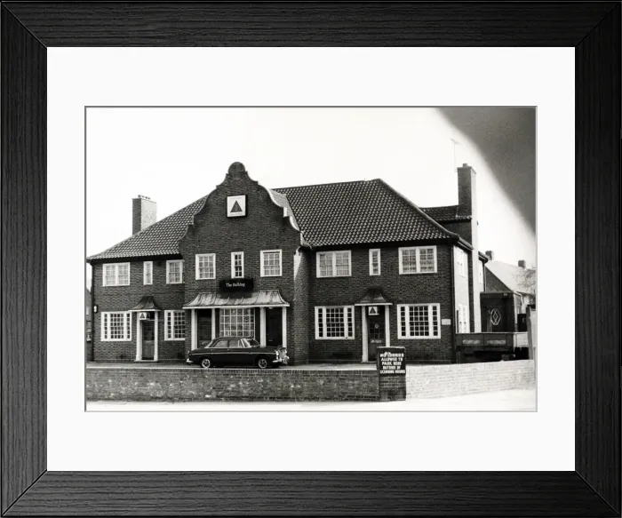 Framed Print : Photograph of Bulldog PH, Enfield, Greater London Framed Print : Photograph of Bulldog PH, Enfield, Greater London