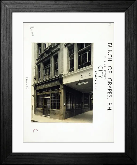 Framed Print : Photograph of Bunch Of Grapes PH, City, London Framed Print : Photograph of Bunch Of Grapes PH, City, London
