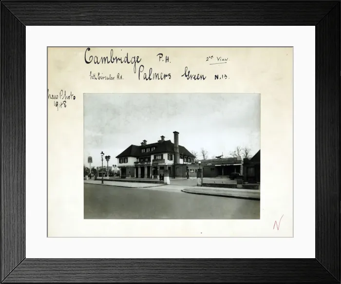 Framed Print : Photograph of Cambridge PH, Palmers Green, London Framed Print : Photograph of Cambridge PH, Palmers Green, London