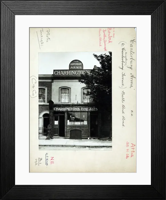 Framed Print : Photograph of Canterbury Arms, Islington, London Framed Print : Photograph of Canterbury Arms, Islington, London
