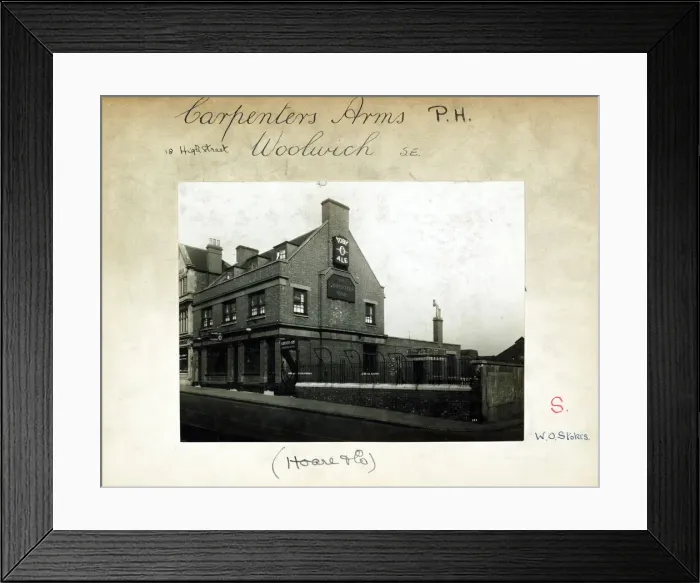 Framed Print : Photograph of Carpenters Arms, Woolwich, London Framed Print : Photograph of Carpenters Arms, Woolwich, London