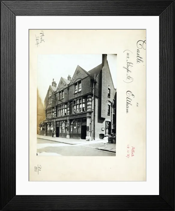Framed Print : Photograph of Castle PH, Eltham (Old), Greater London Framed Print : Photograph of Castle PH, Eltham (Old), Greater London