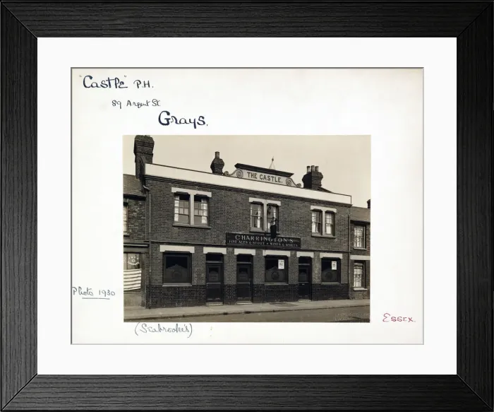 Framed Print : Photograph of Castle PH, Grays, Essex Framed Print : Photograph of Castle PH, Grays, Essex