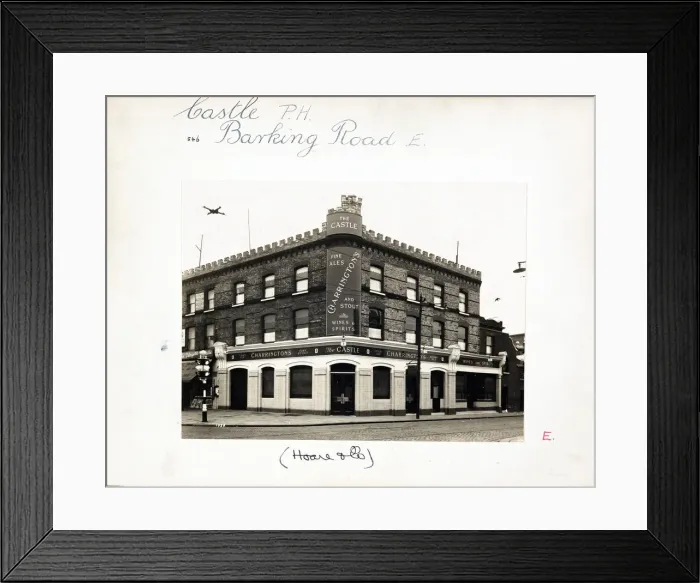 Framed Print : Photograph of Castle PH, Plaistow, London Framed Print : Photograph of Castle PH, Plaistow, London