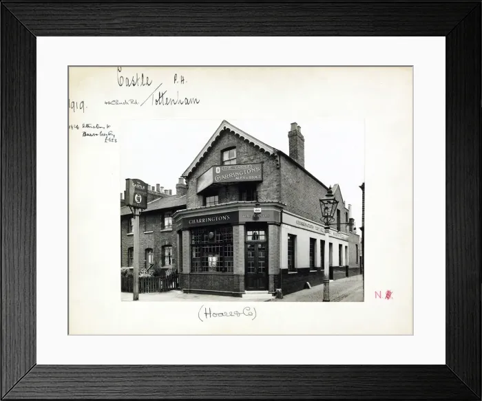 Framed Print : Photograph of Castle PH, Tottenham, London Framed Print : Photograph of Castle PH, Tottenham, London